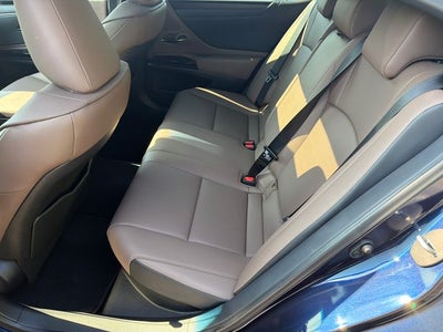 2025 Lexus ES 300h