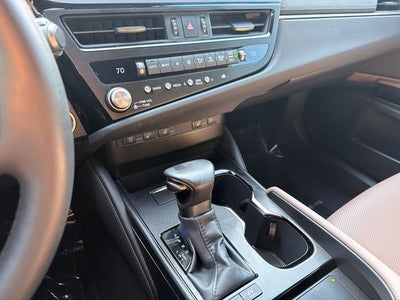 2025 Lexus ES 300h