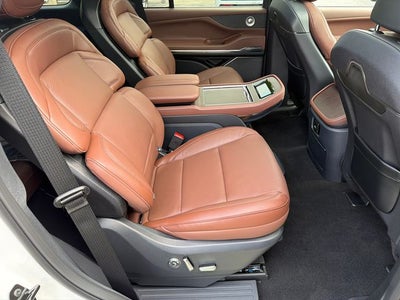 2027 Lincoln Navigator Reserve