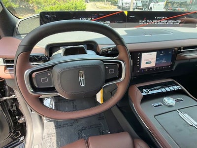 2027 Lincoln Navigator Reserve