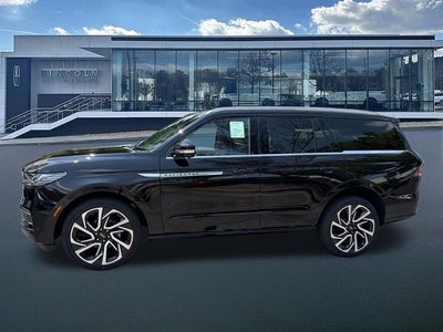 2027 Lincoln Navigator Reserve