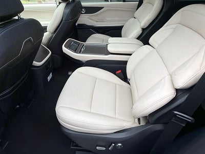 2027 Lincoln Navigator Reserve