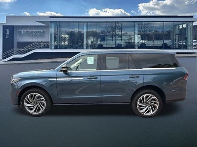 2027 Lincoln Navigator Reserve
