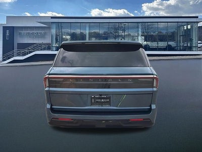 2027 Lincoln Navigator Reserve