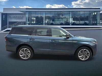 2027 Lincoln Navigator Reserve