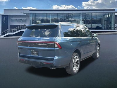 2027 Lincoln Navigator Reserve