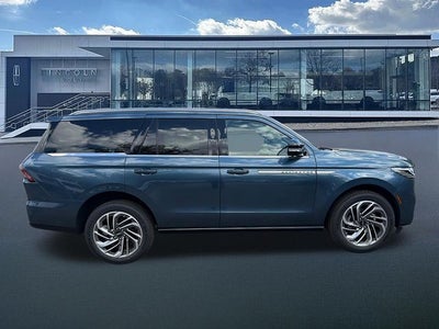2027 Lincoln Navigator Reserve