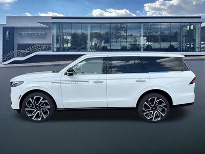 2027 Lincoln Navigator Reserve