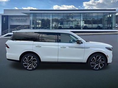2027 Lincoln Navigator Reserve