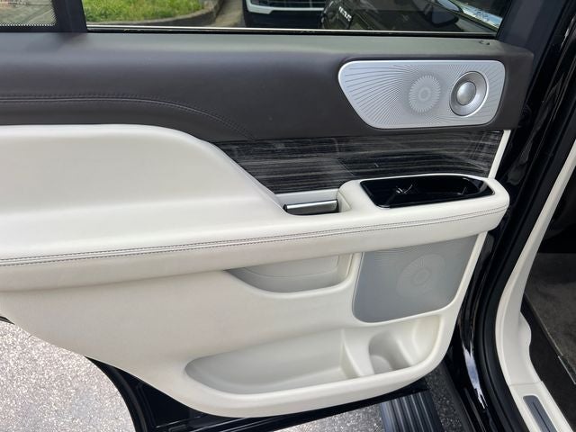2022 Lincoln Navigator Black Label