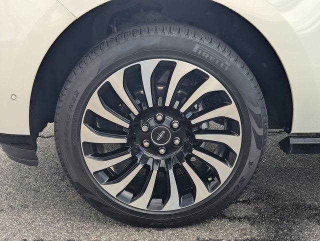 2022 Lincoln Navigator Black Label