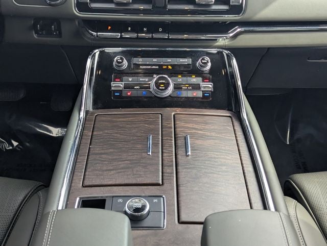 2022 Lincoln Navigator Black Label