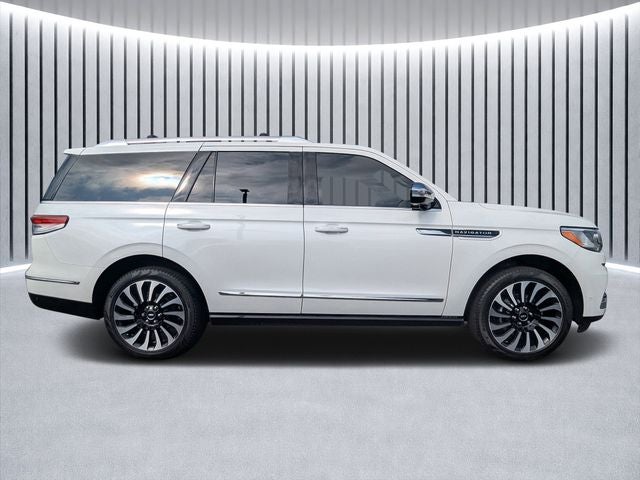 2022 Lincoln Navigator Black Label