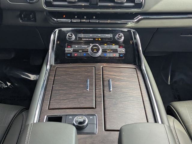 2022 Lincoln Navigator Black Label