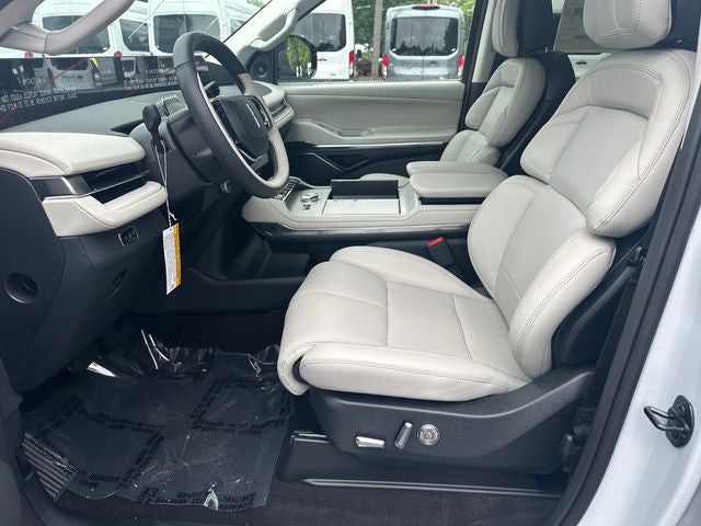 2026 Lincoln Navigator Premiere