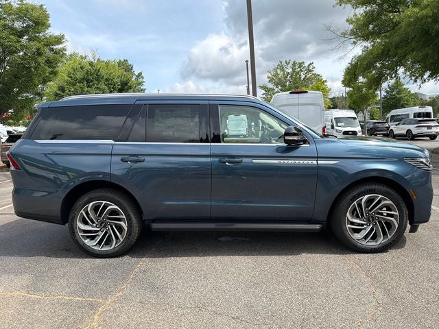 2027 Lincoln Navigator Premiere