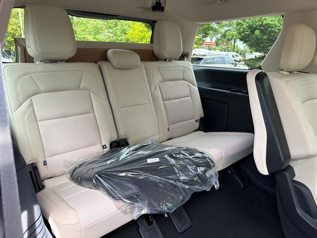 2027 Lincoln Navigator Premiere