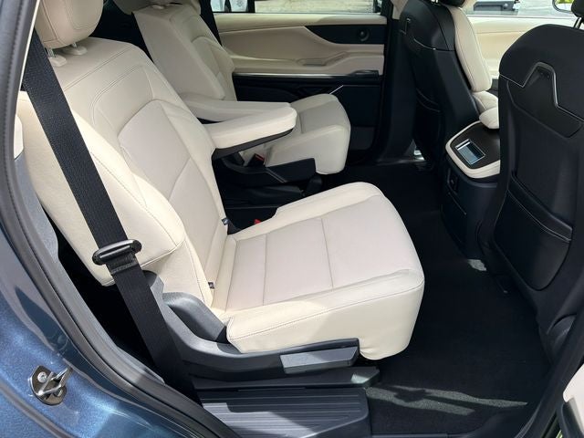 2027 Lincoln Navigator Premiere