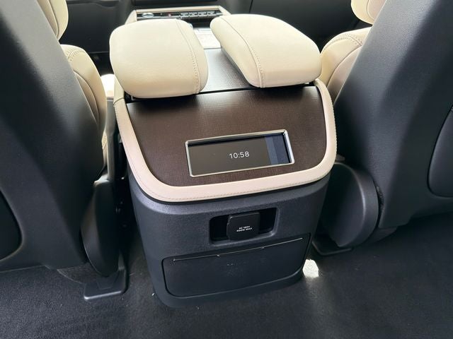2027 Lincoln Navigator Premiere