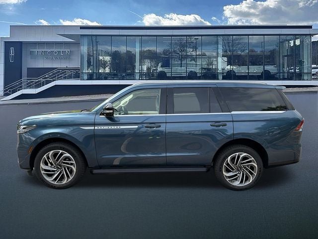 2027 Lincoln Navigator Premiere