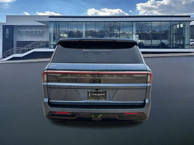 2027 Lincoln Navigator Premiere