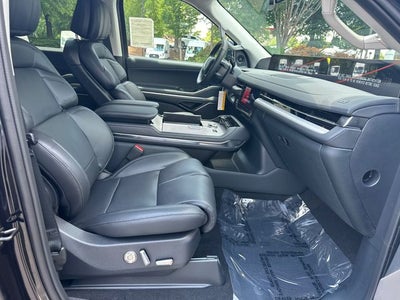 2026 Lincoln Navigator Premiere