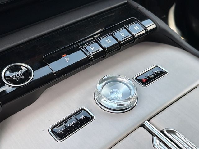 2027 Lincoln Navigator Premiere