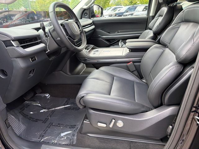 2027 Lincoln Navigator Premiere