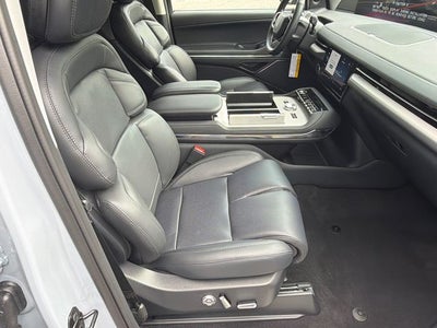 2027 Lincoln Navigator Premiere