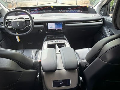 2027 Lincoln Navigator Premiere