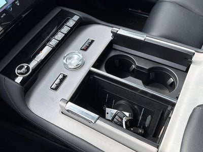 2027 Lincoln Navigator Premiere