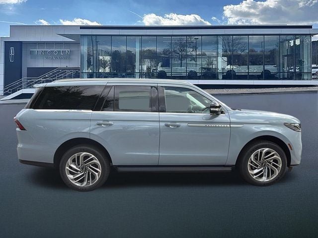 2027 Lincoln Navigator Premiere