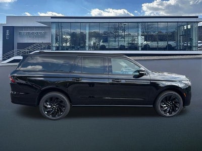2027 Lincoln Navigator L Reserve