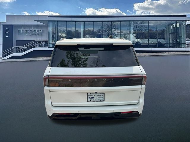 2026 Lincoln Navigator L Reserve