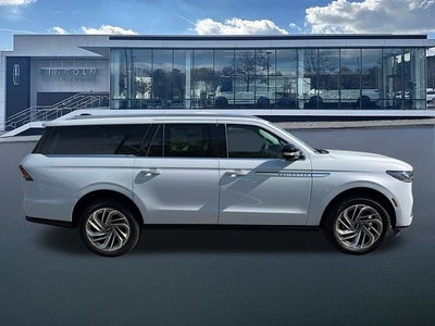 2026 Lincoln Navigator L Reserve