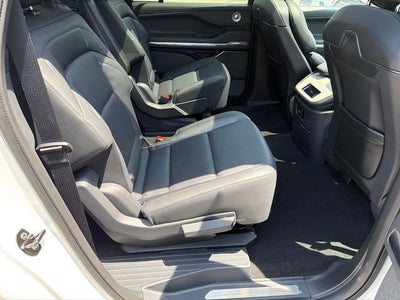 2027 Lincoln Navigator L Reserve