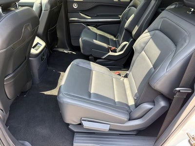 2027 Lincoln Navigator L Reserve