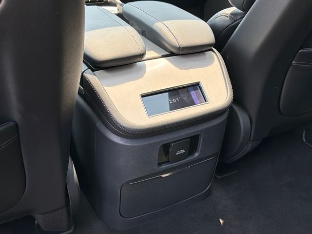 2027 Lincoln Navigator L Reserve