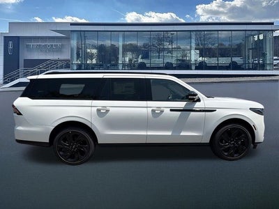 2027 Lincoln Navigator L Reserve