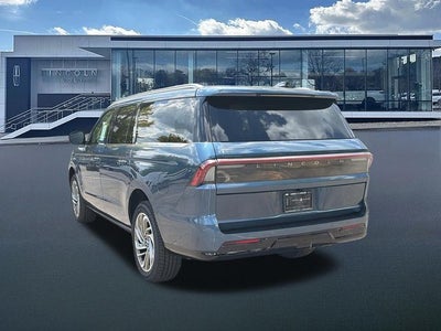 2027 Lincoln Navigator L Reserve