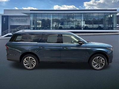 2027 Lincoln Navigator L Reserve