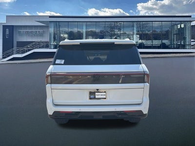 2027 Lincoln Navigator L Reserve