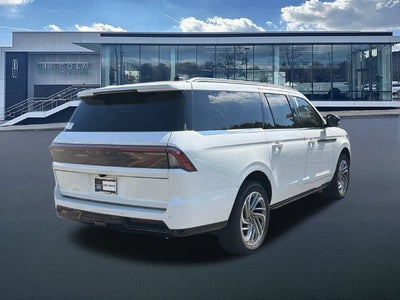 2027 Lincoln Navigator L Reserve