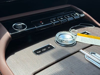 2027 Lincoln Navigator L Reserve