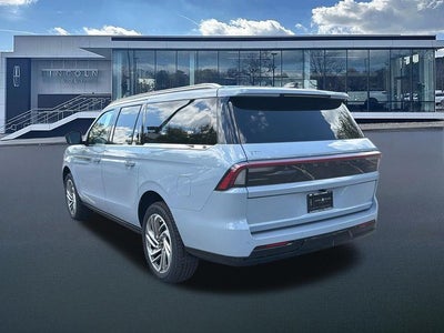 2027 Lincoln Navigator L Reserve