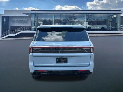 2027 Lincoln Navigator L Reserve