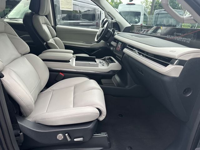 2026 Lincoln Navigator L Premiere