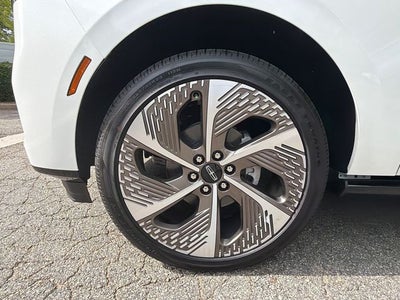 2027 Lincoln Navigator L Black Label