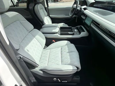 2027 Lincoln Navigator L Black Label