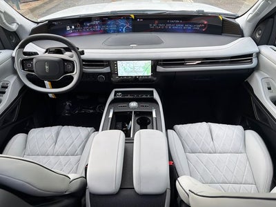 2027 Lincoln Navigator L Black Label
